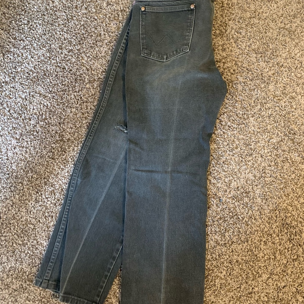Distressed Vintage Wrangler Mom jeans 34x29